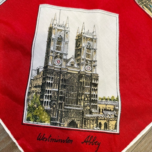 Vintage THIRKELL London Landmark Themed Red Square 25” Scarf - Picture 7 of 12
